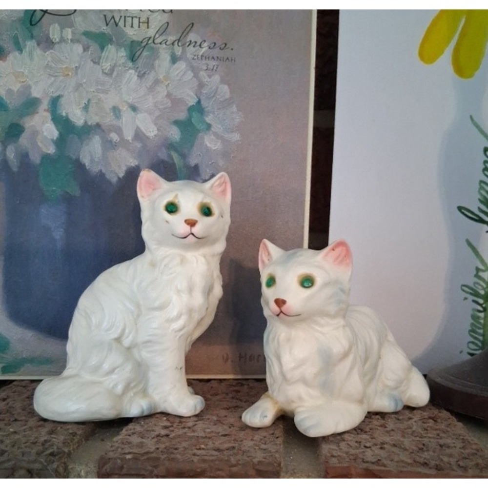 VTG Victoria Ceramics White Cat Green Eyes Salt Pepper Shakers Japan no stoppers